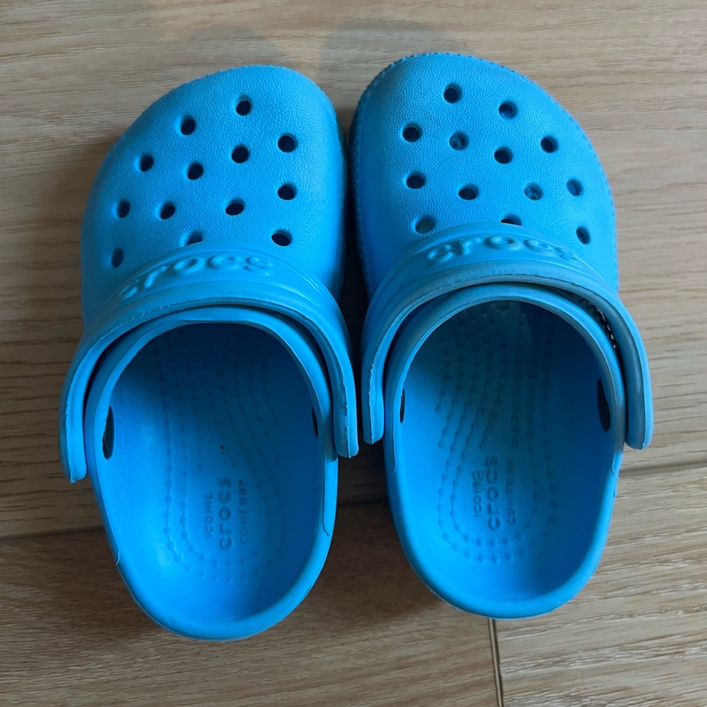 CROCS Kids Vibrant Blue Sandals